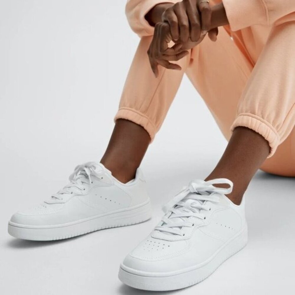 Fabletics White Wilshire Lifestyle Low Top Lace Up Sneaker size 10